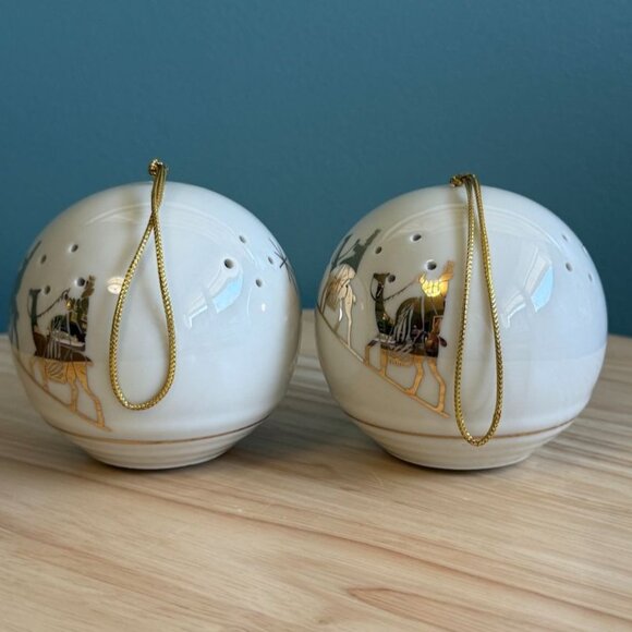2 Vtg 24K Gold Andre Richard Potpourri Christmas Ornaments The Three Kings Japan - Picture 2 of 9